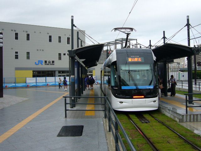富山ライトレール