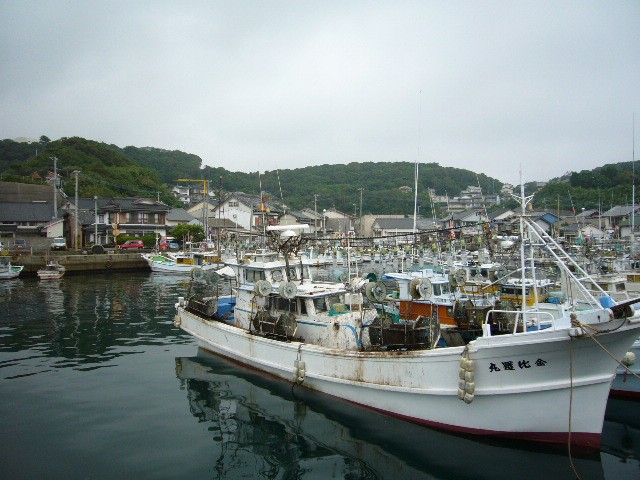 勝本港